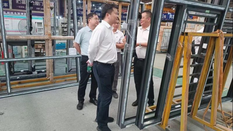 成都玻璃幕墙安装工期：影响因素与合理预期
